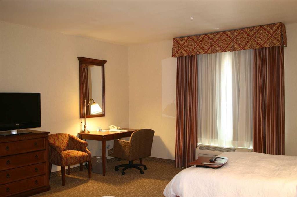 Hampton Inn & Suites Lodi Habitación foto