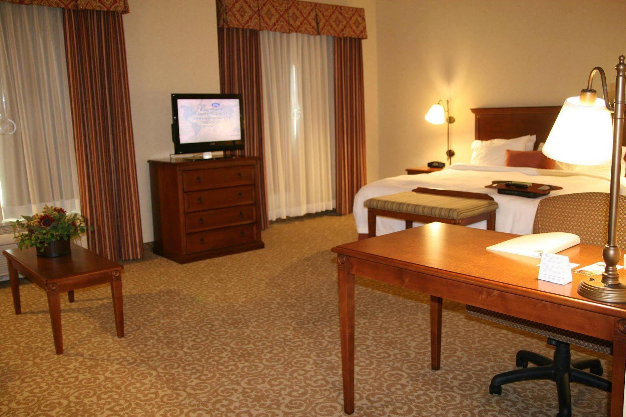 Hampton Inn & Suites Lodi Habitación foto